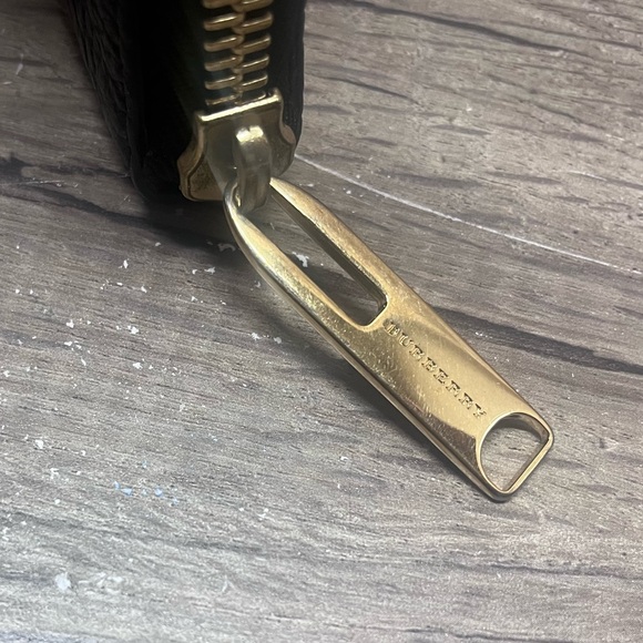 Burberry Wallet Leather Black Round - Picture 6 of 9